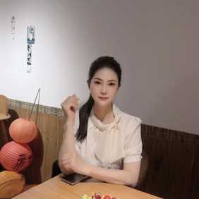 白云人和高挑御姐 - 笑笑